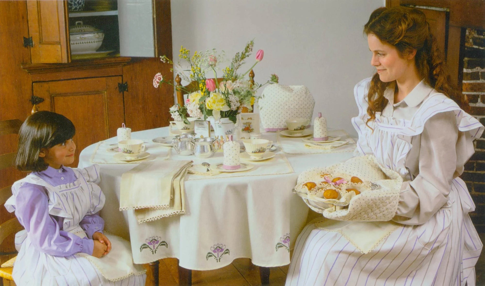 Folkwear 303 English Cottage Kitchen Set