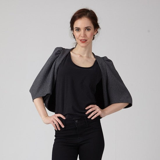 Coralie Bijasson Naomie Shrug