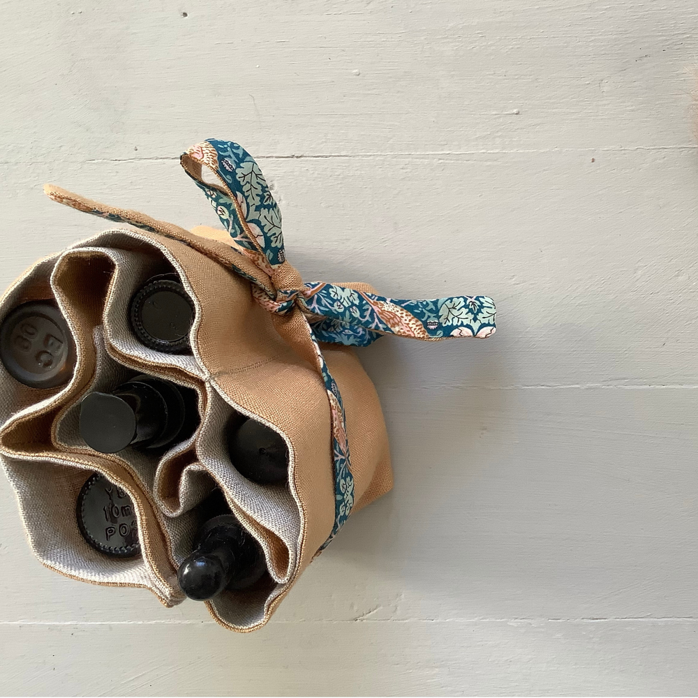 Lasenby Pampas Bottle Pouch Roll