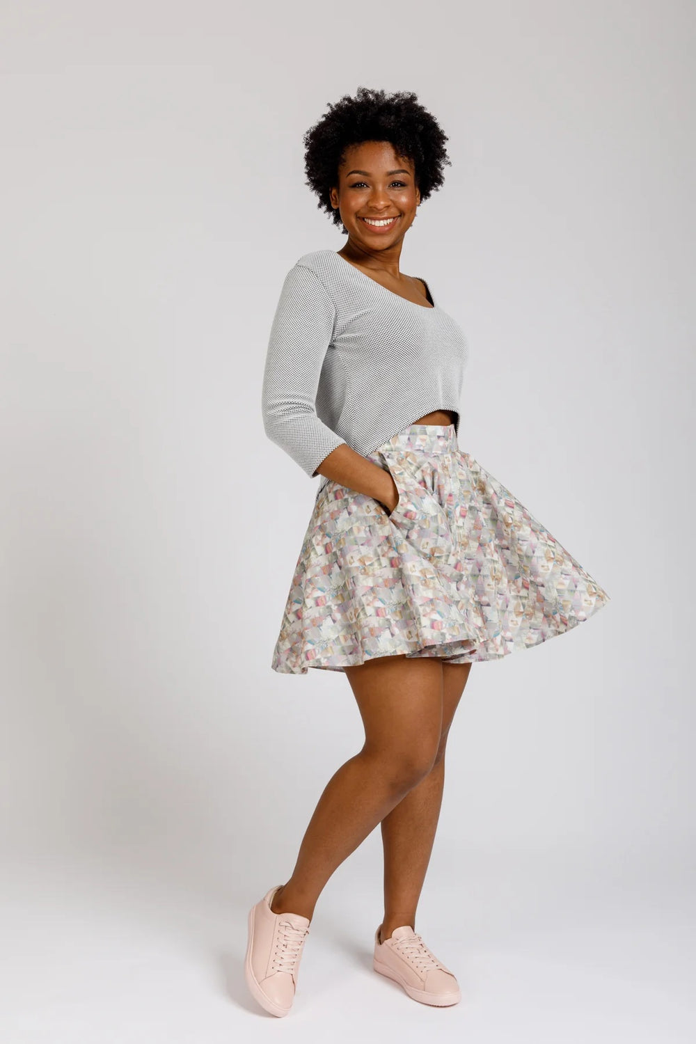 Woman wearing the Tania Culottes sewing pattern from Megan Nielsen on The Fold Line. A culottes pattern made in crepe de chine, cotton, crepe, challis, lawn, rayon, linen, lightweight wool, tencel and chambray fabrics, featuring a fitted waistband, front