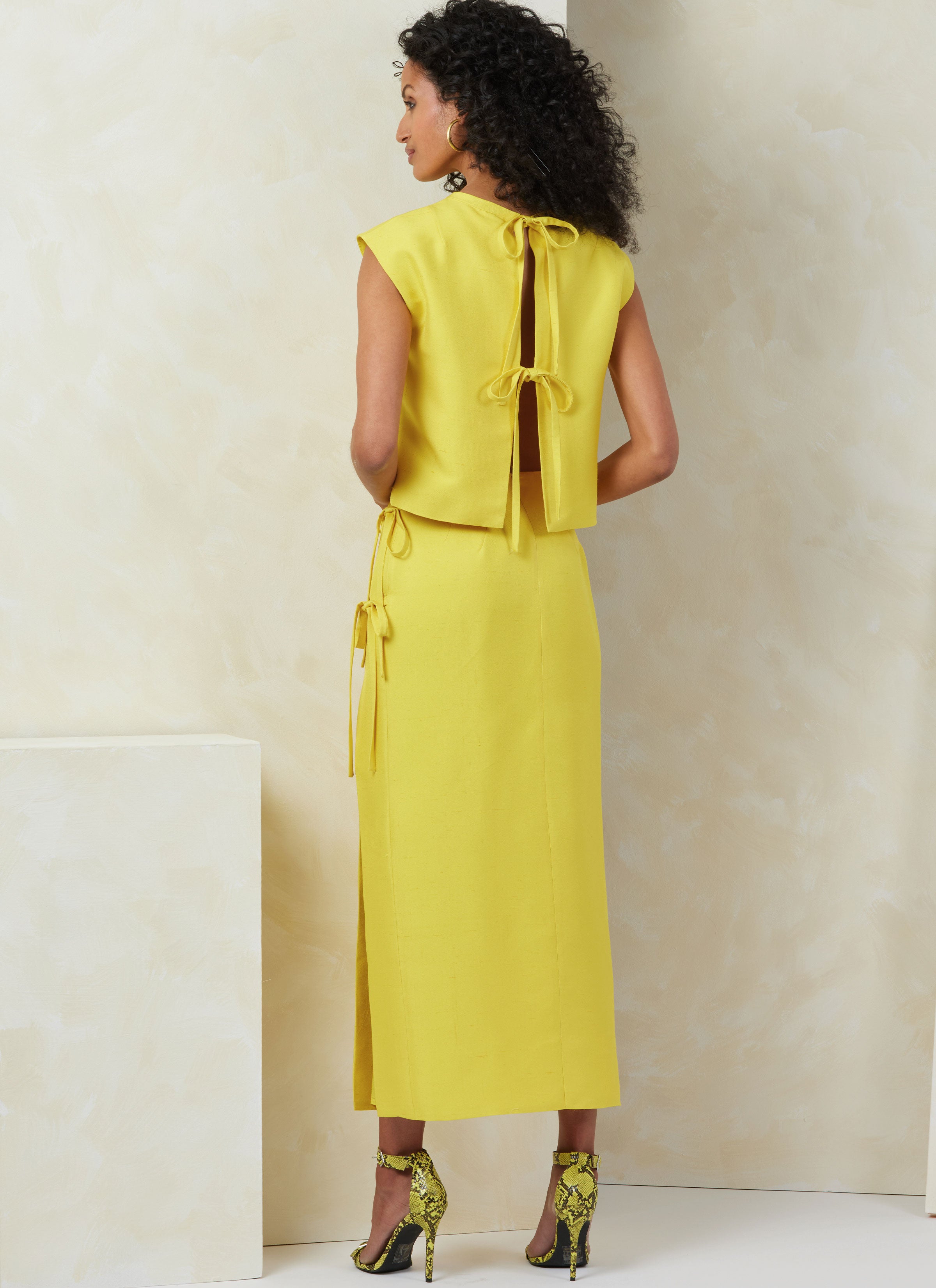 Vogue Top and Skirt V2096