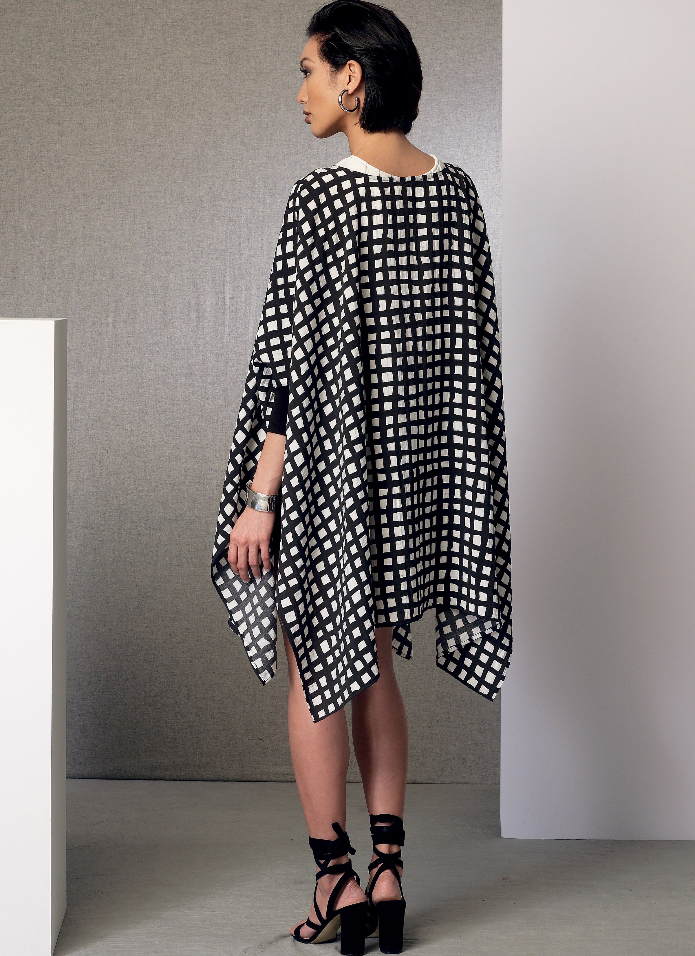 Vogue Outfit V9191