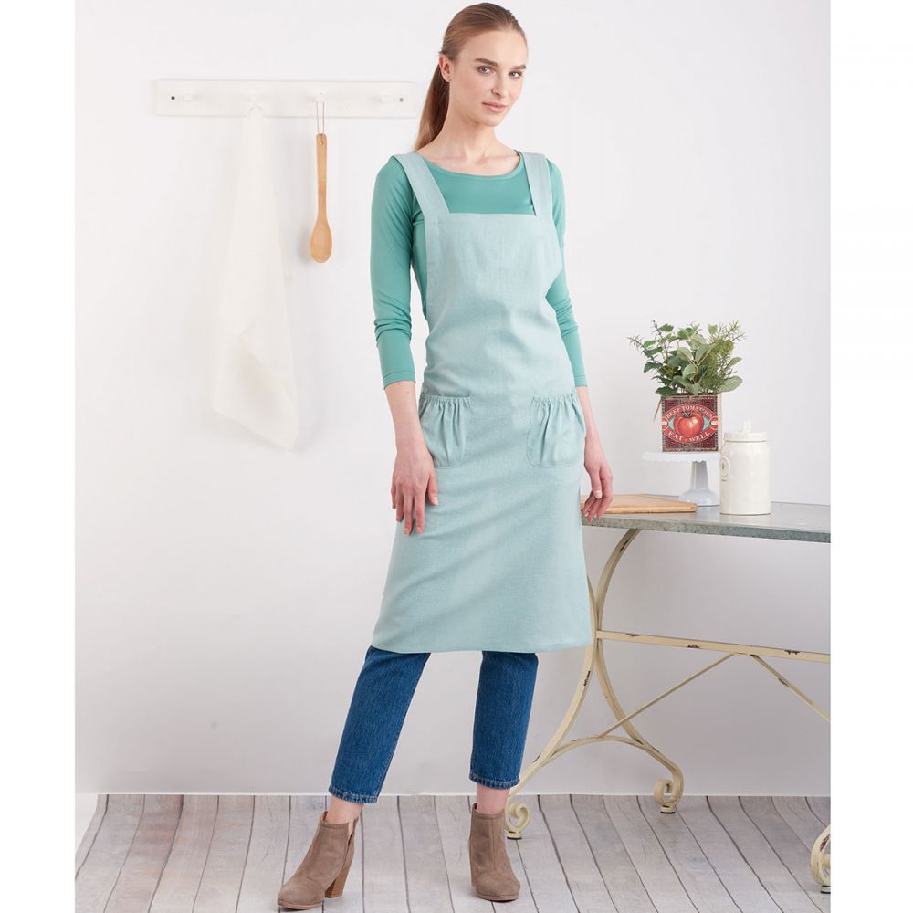 Simplicity Adult/Child Aprons S9436