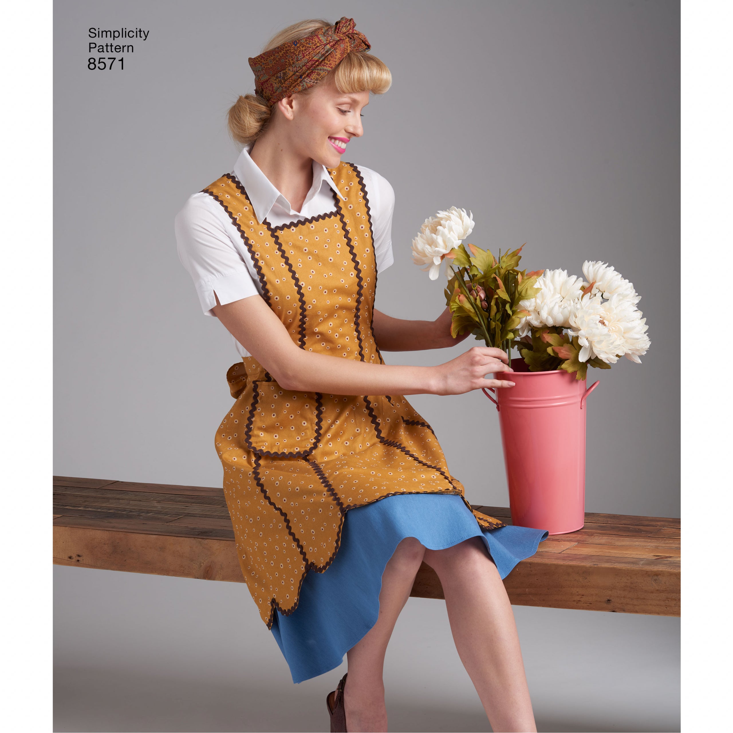 Simplicity Vintage Apron S8571