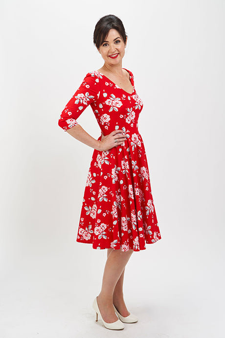 Women wearing the Betty Dress sewing pattern from Sew Over It on The Fold Line. A dress pattern made in cotton, cotton lawn, cotton poplin, stretch cotton, cotton sateen, linen, chambray and stable crepes fabrics, featuring extra pattern pieces for a - V-