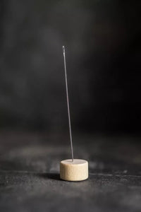 Long Darners from Merchant & Mills on The Fold Line. A long needle with a long eye suitable for thick thread or yarn. Perfect for darning socks or other mending projects.