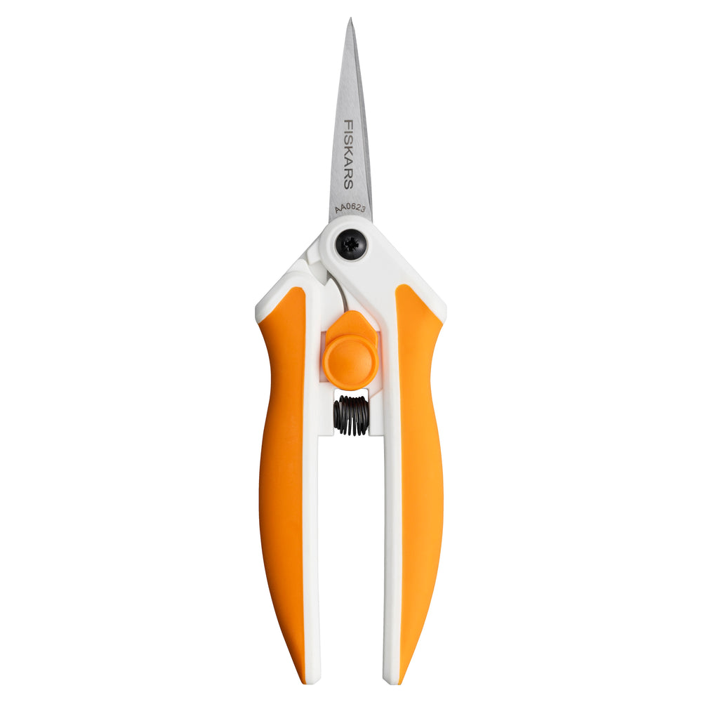 The Easy Action Micro-Tip Softgrip Snips (15 cm) from Fiskars on The Fold Line. Snips ideal for detailed cutting in tight spaces with ultra sharp stainless steel blades and a unique spring action design.