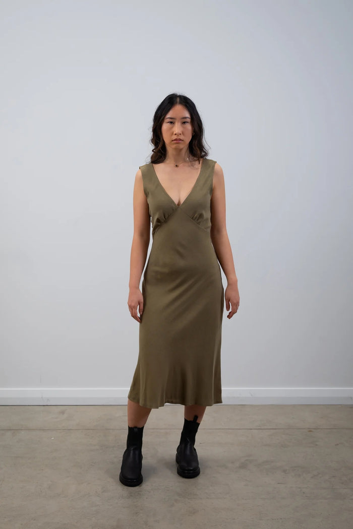 Fold Line Patterns Elbe Textiles Gibbons Slip Dress – The Fold Line