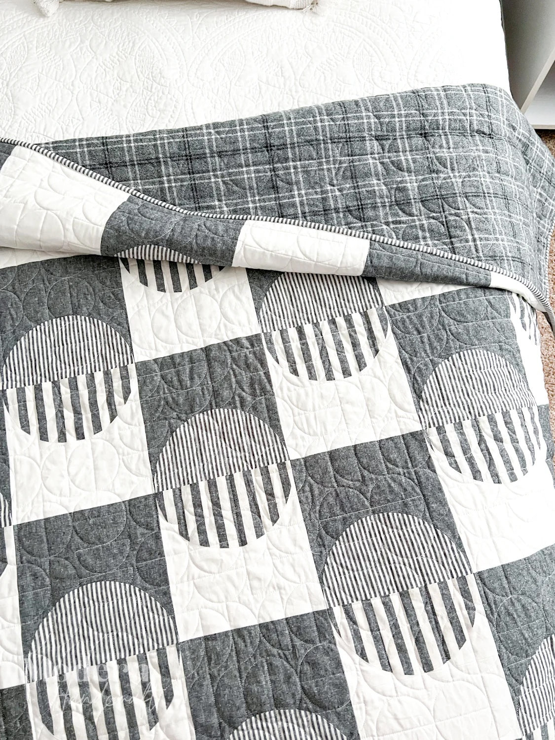 Modern Handcraft Checkers Quilt