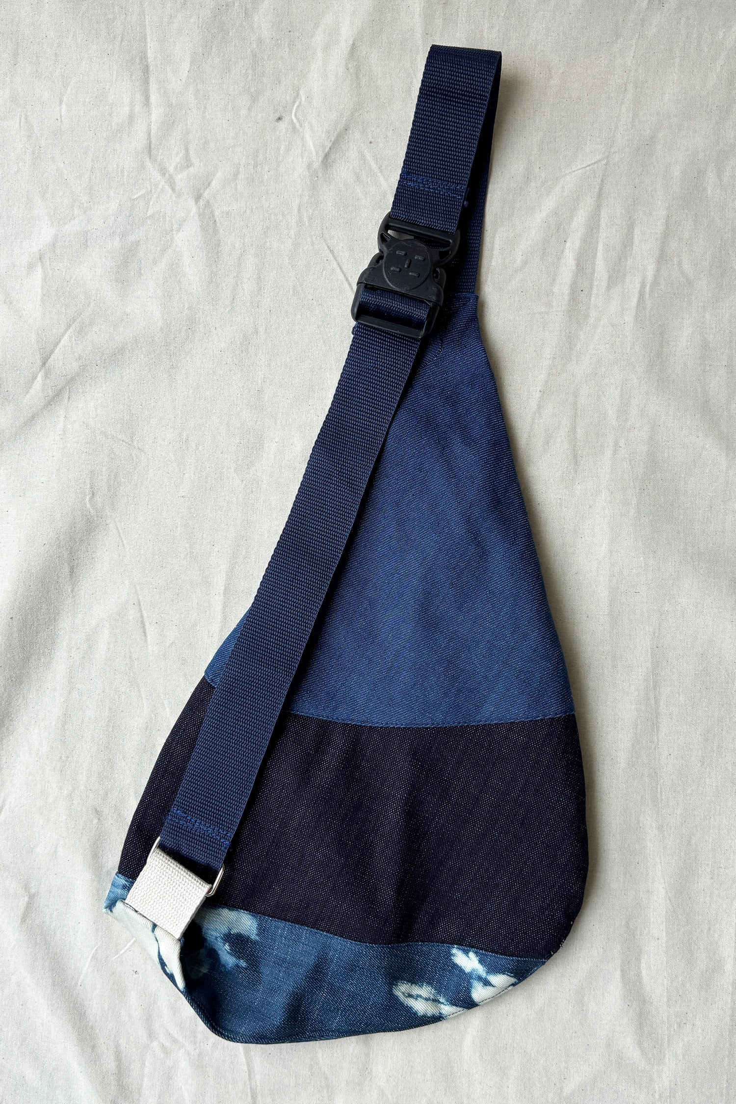 In the Folds Darlow Bag