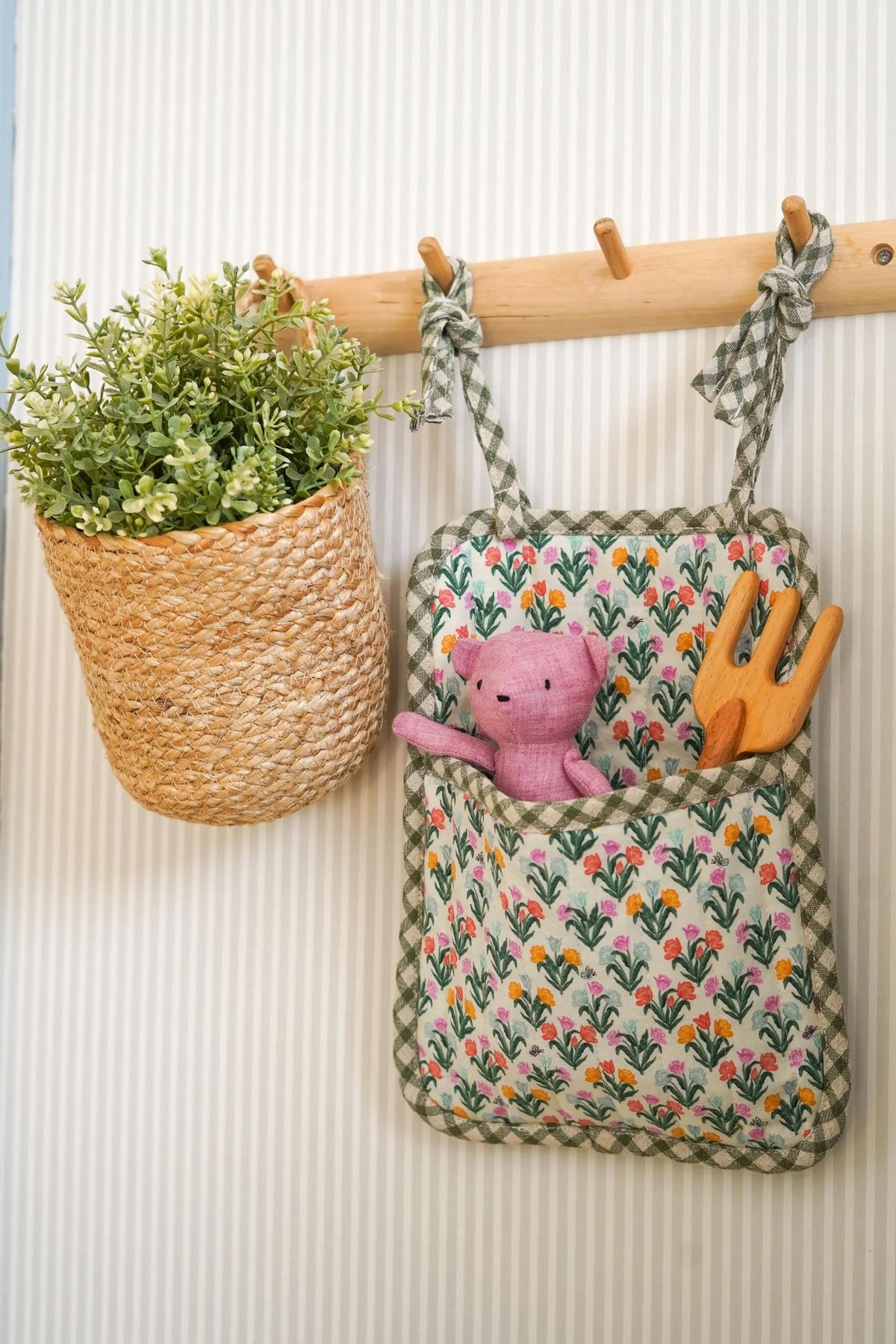 Me & Kiddo Patterns Eva Bed Pocket PDF
