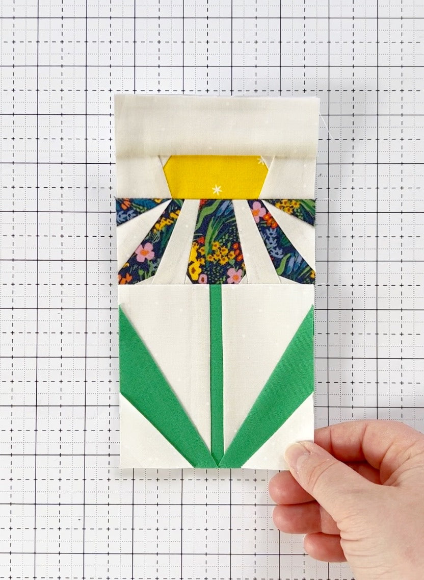 Lou Orth Designs Garden Flower FPP Quilt Block PDF