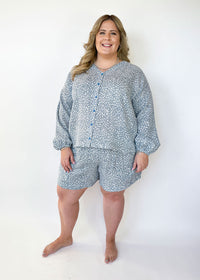 Women wearing the Luna Lounge Set sewing pattern from Jennifer Lauren Handmade on The Fold Line. A blouse, shorts and trouser pattern made in cotton lawn, voile, poplin, linen, light chambray, seersucker, rayon, silks or crepes fabrics, featuring a relaxe