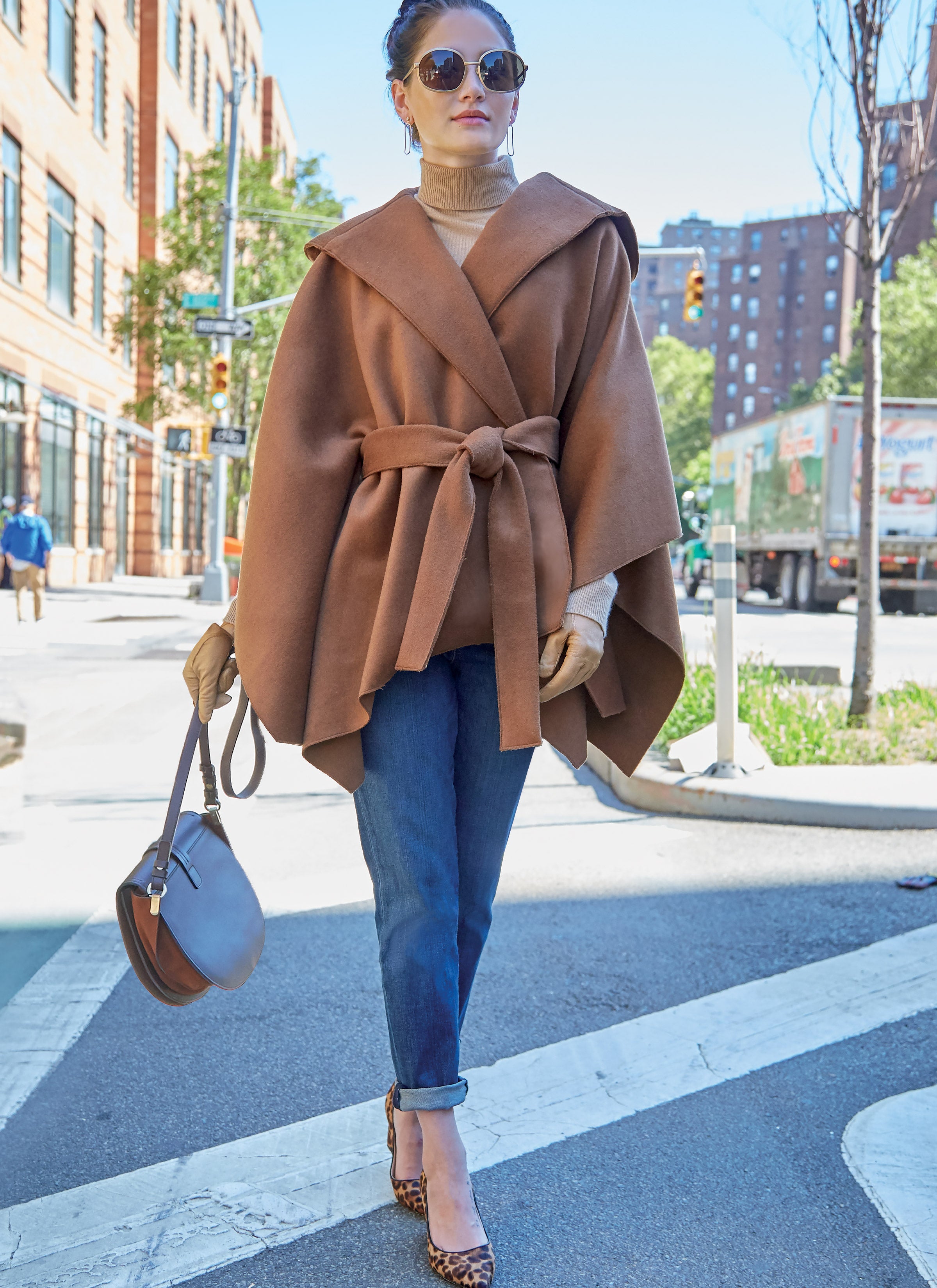 McCalls Capes M8029 – The Fold Line