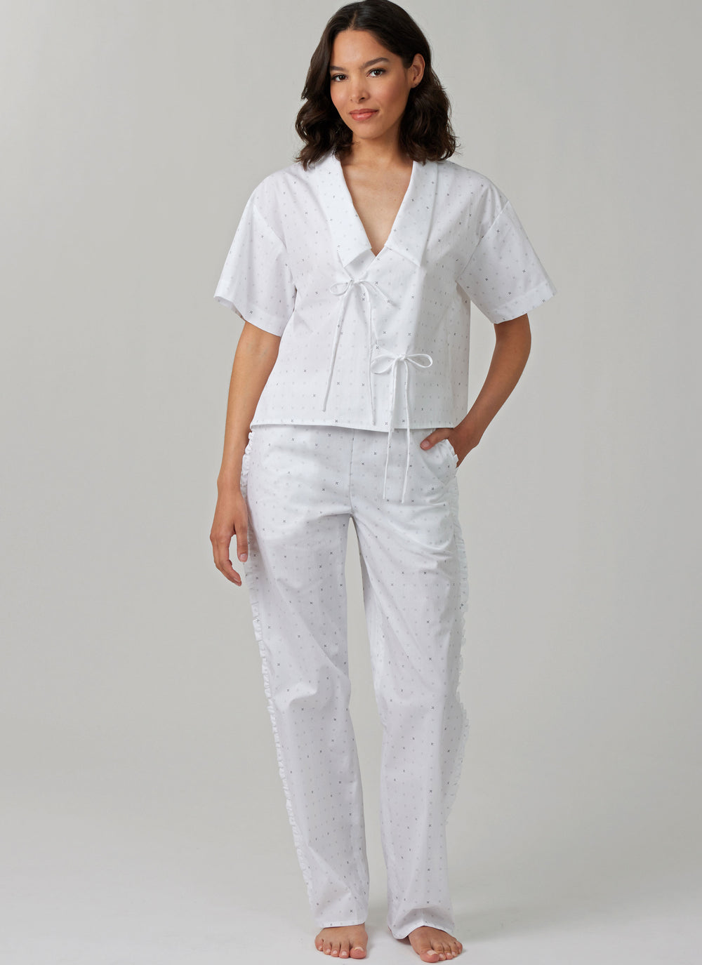 McCall's Misses' and Women's Pyjamas M8612