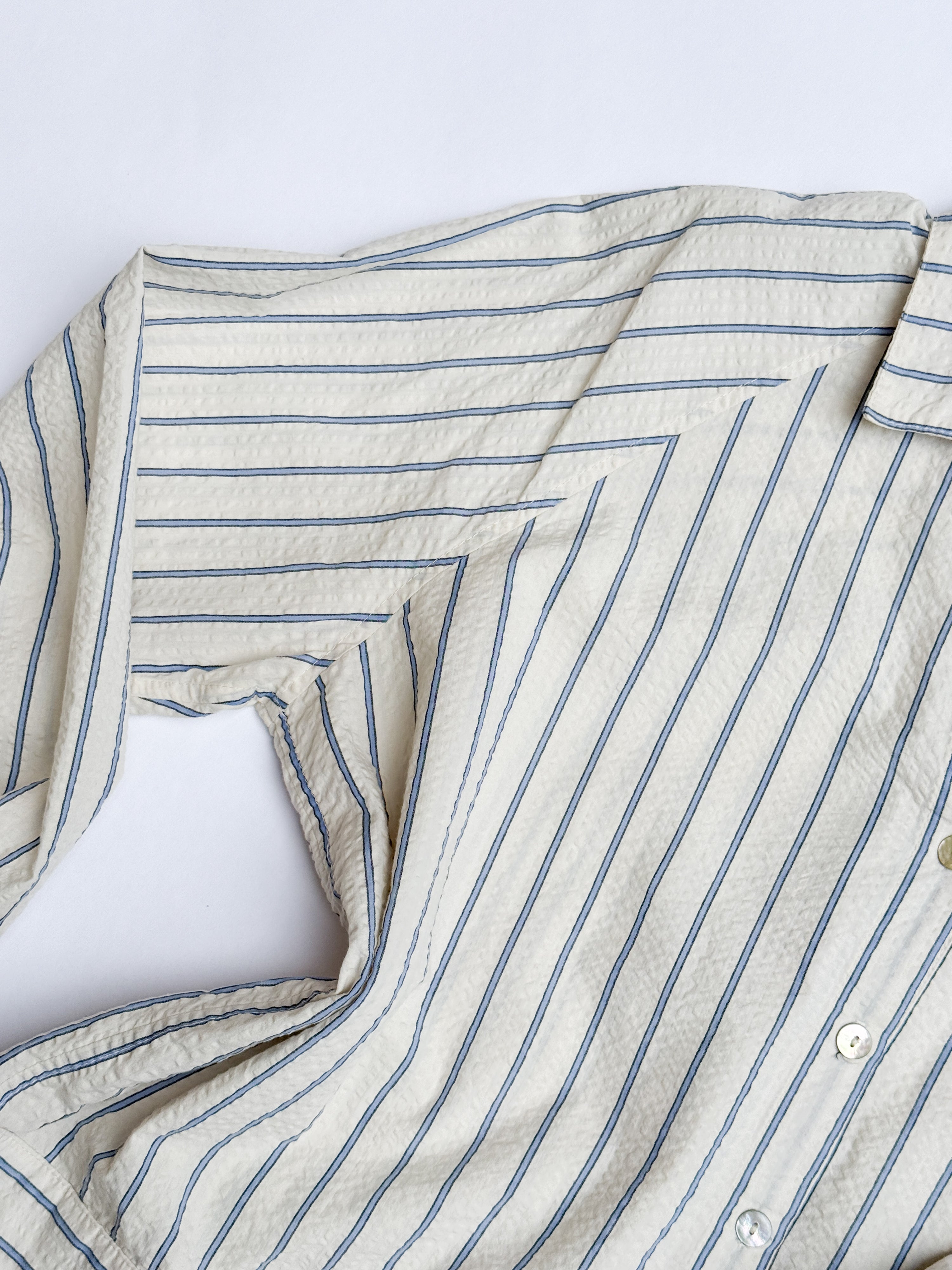 Paradise Patterns Rose Raglan Button Up