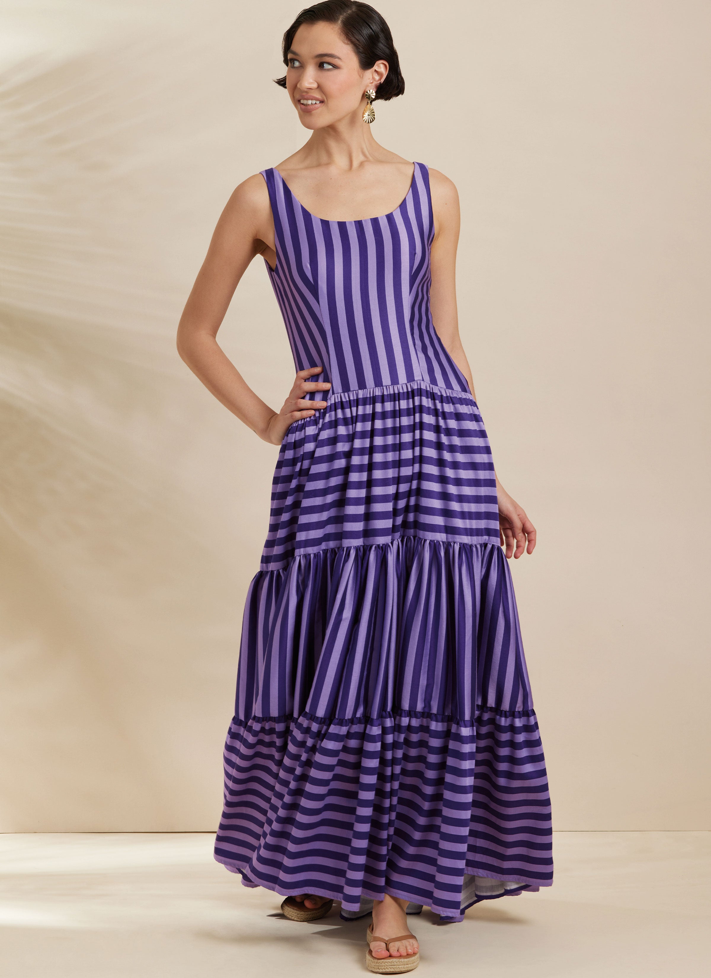 Simplicity Dresses with Petite Lines S3129