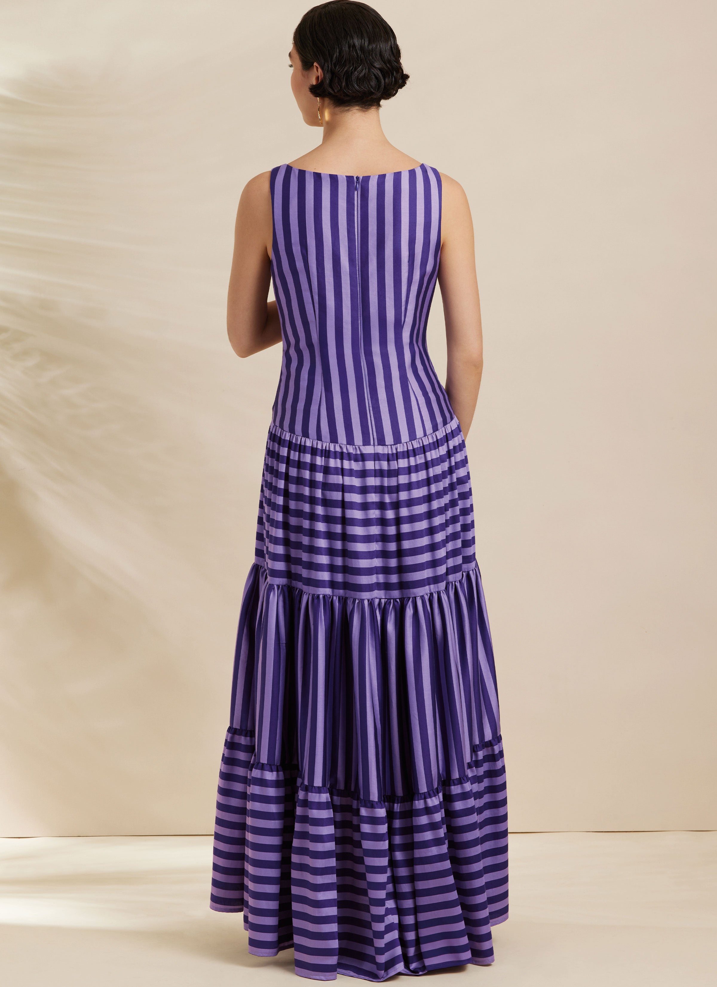 Simplicity Dresses with Petite Lines S3129