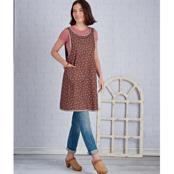 Simplicity Aprons S9312 – The Fold Line