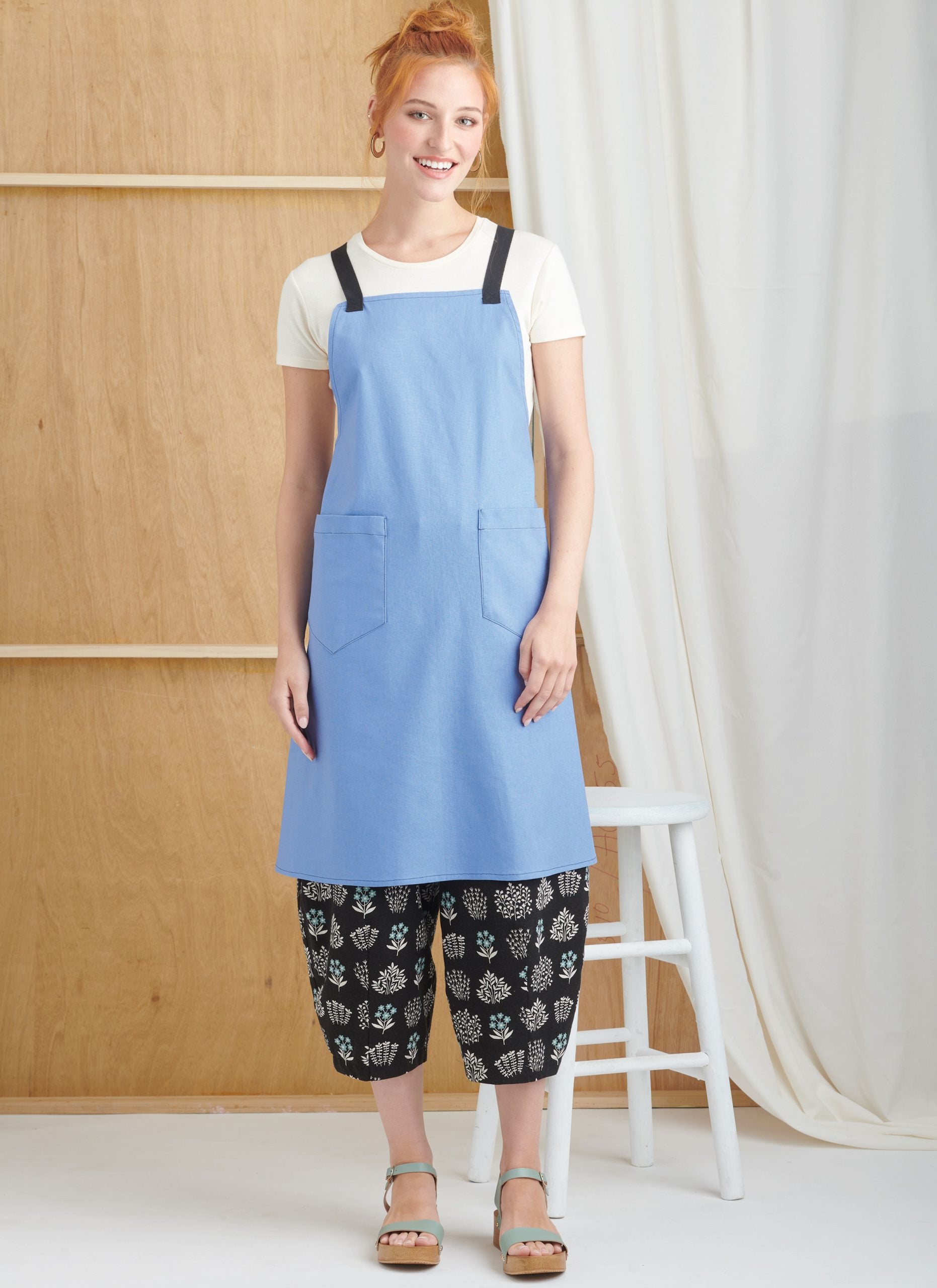 Simplicity Aprons & Trousers S9907