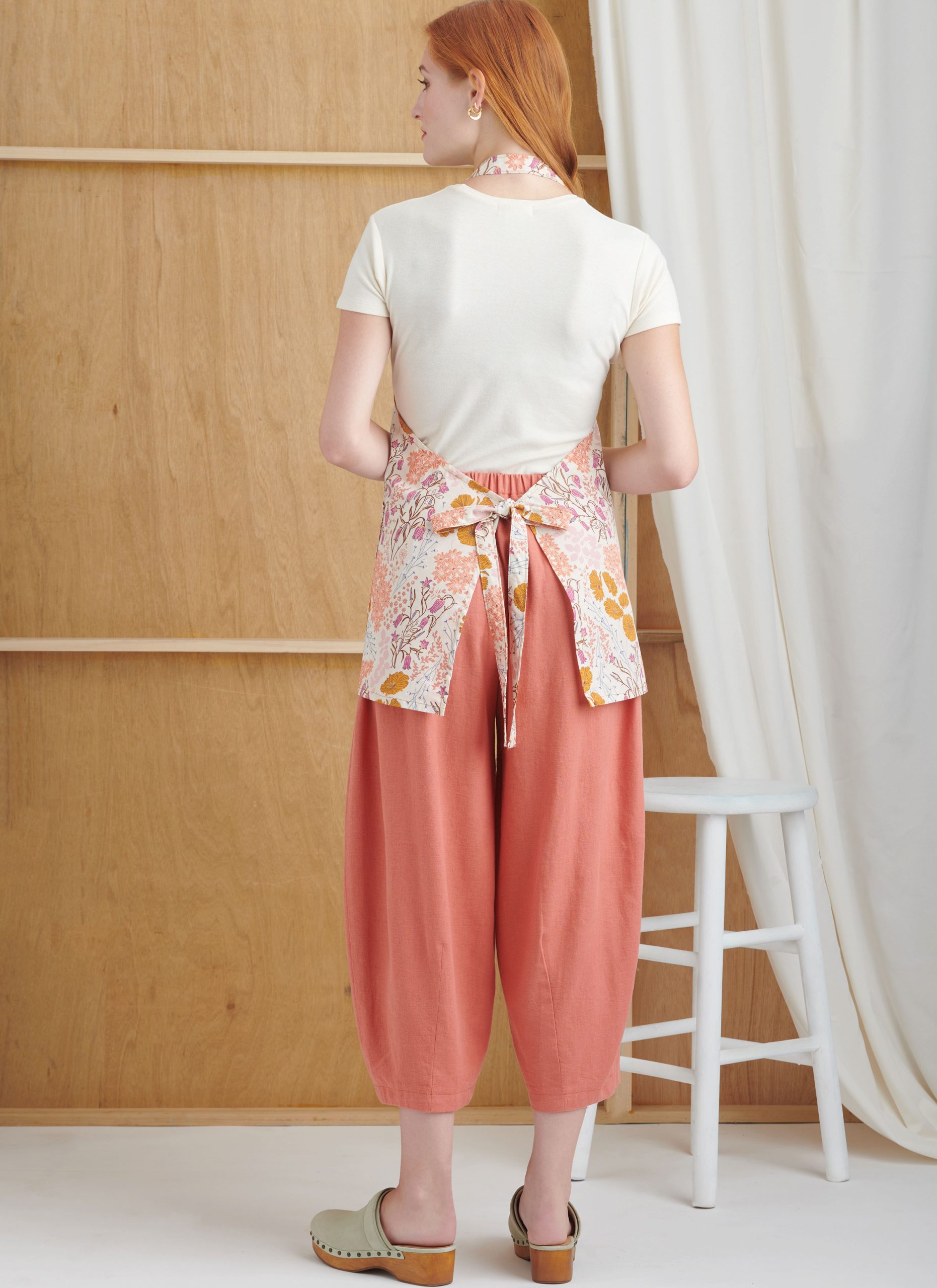 Simplicity Aprons & Trousers S9907