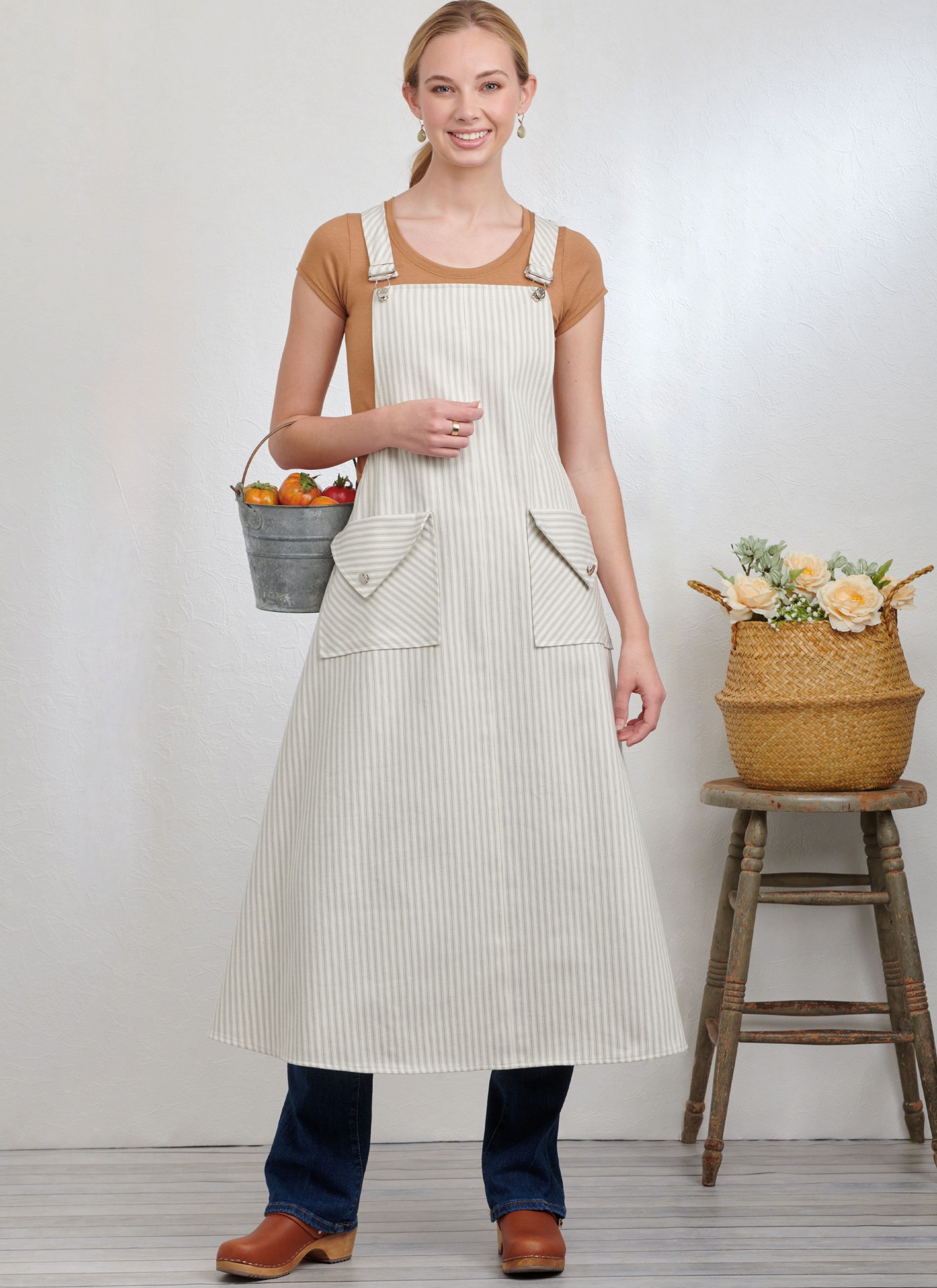 Simplicity Aprons S9938