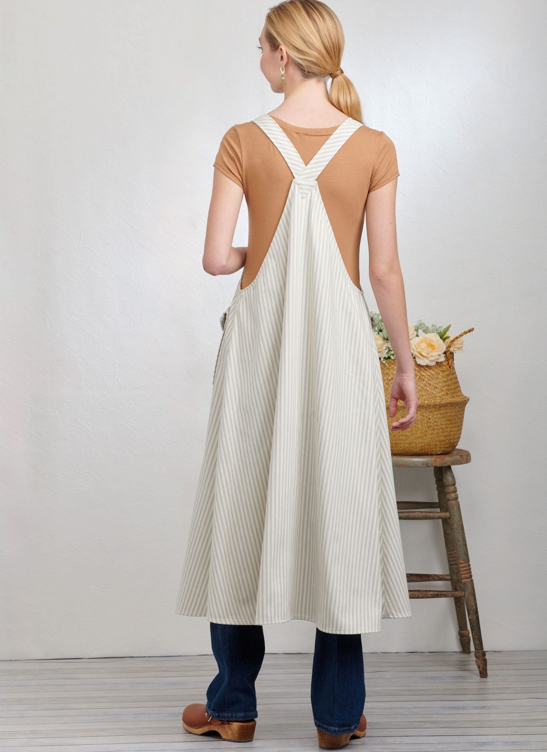 Simplicity Aprons S9938