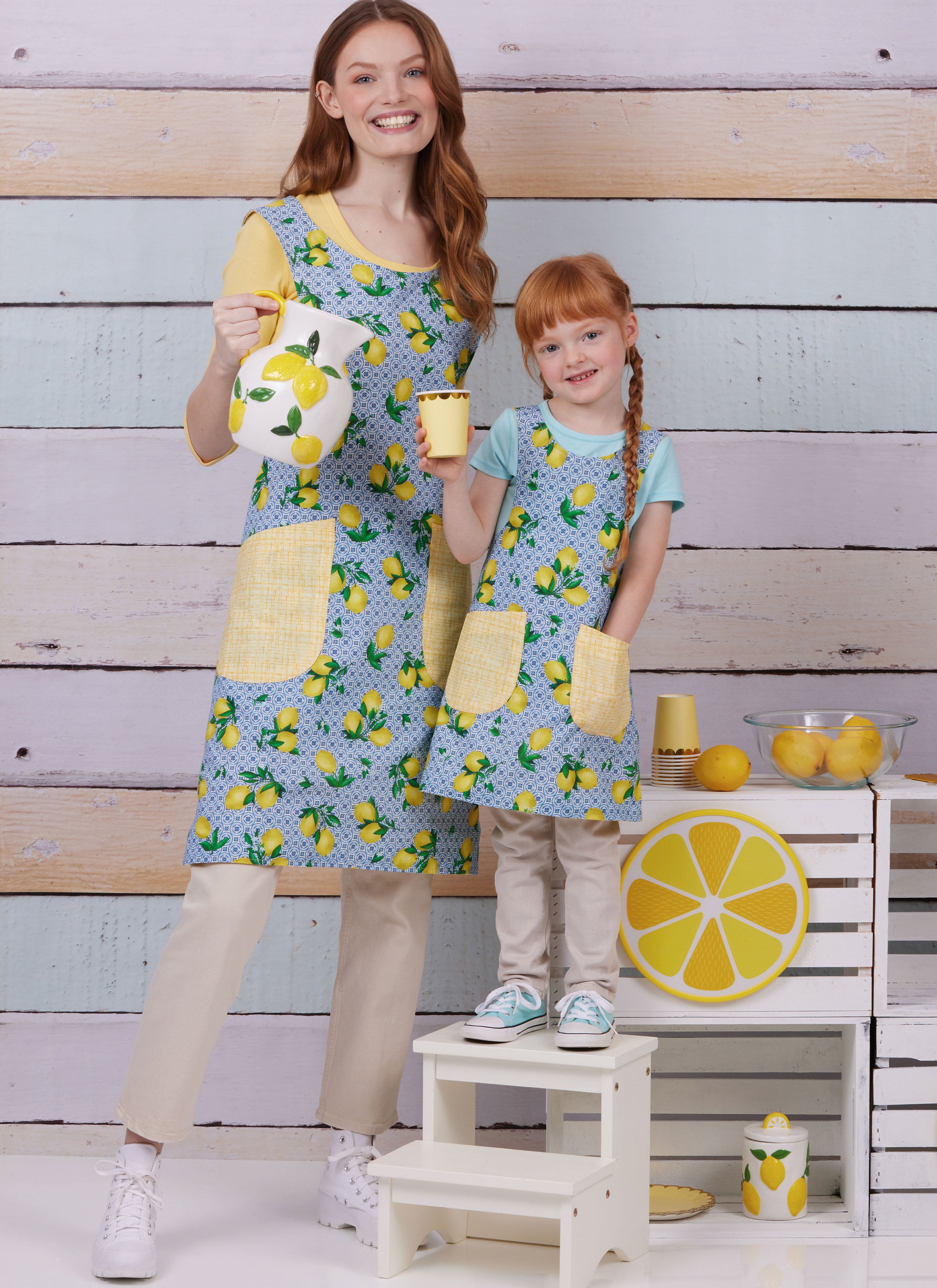 Simplicity Women/Child Aprons S9969