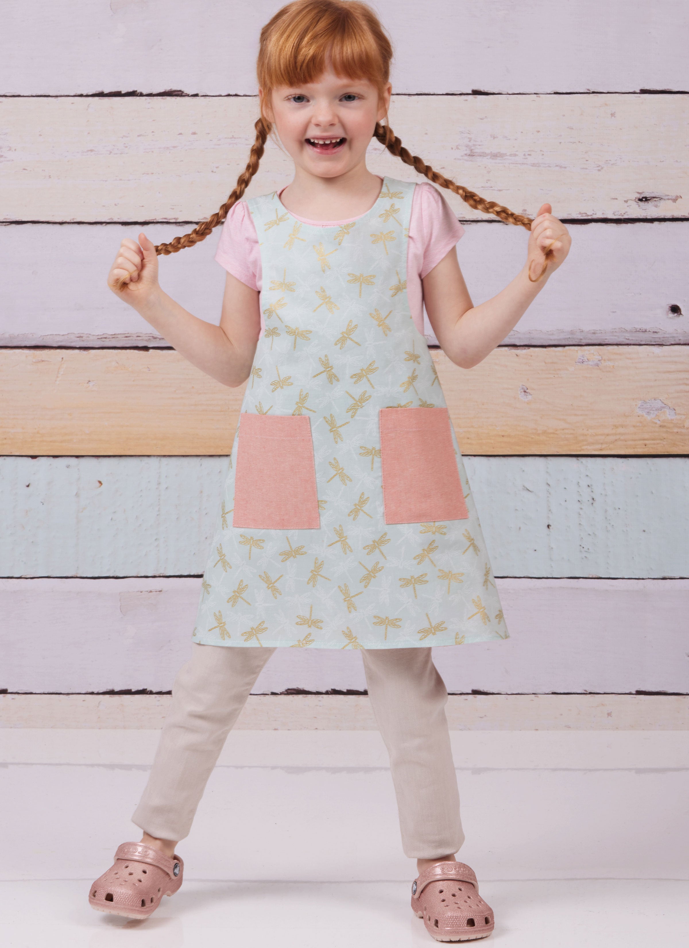 Simplicity Women/Child Aprons S9969