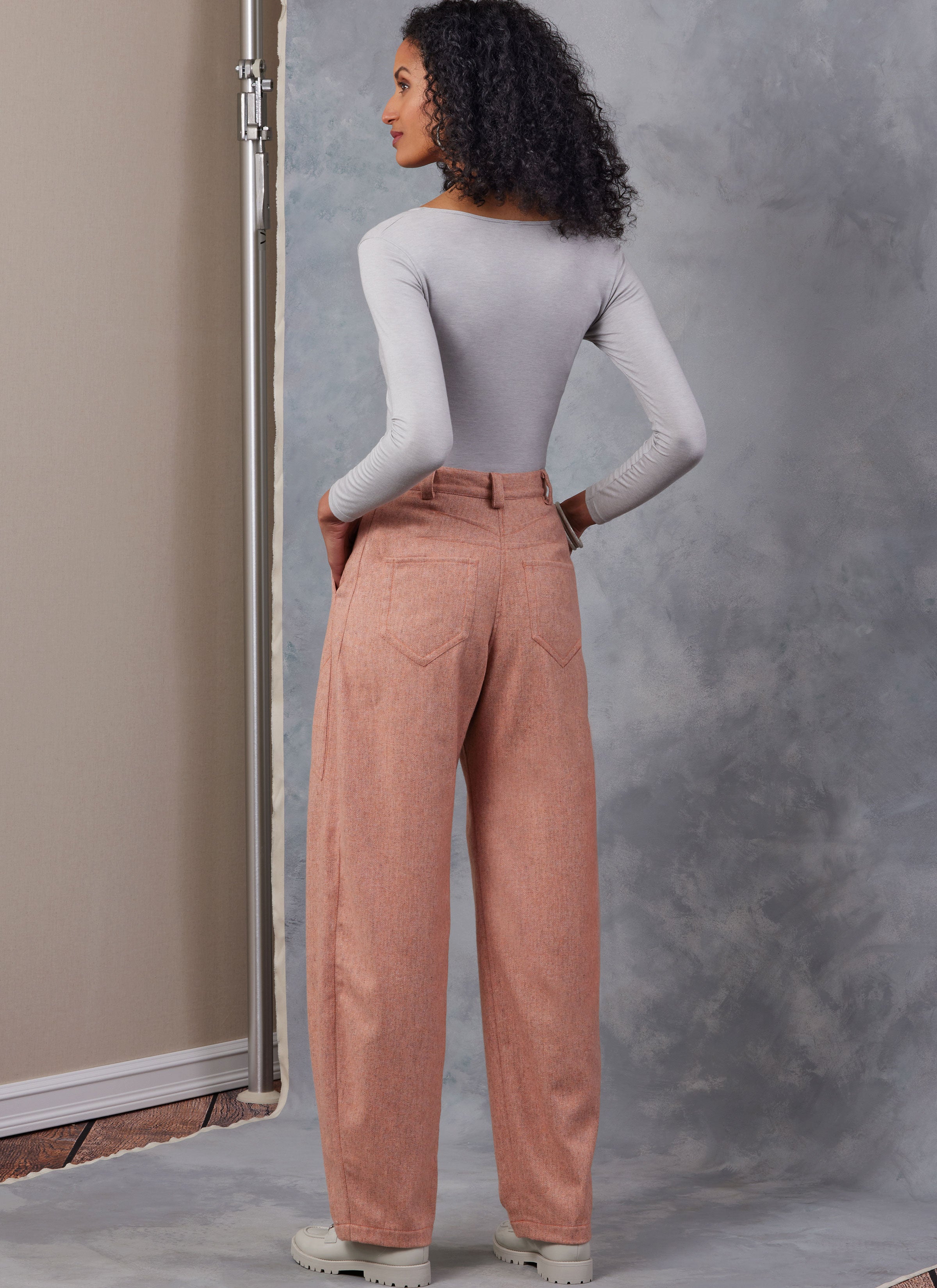 Vogue Barrel Trousers V2051