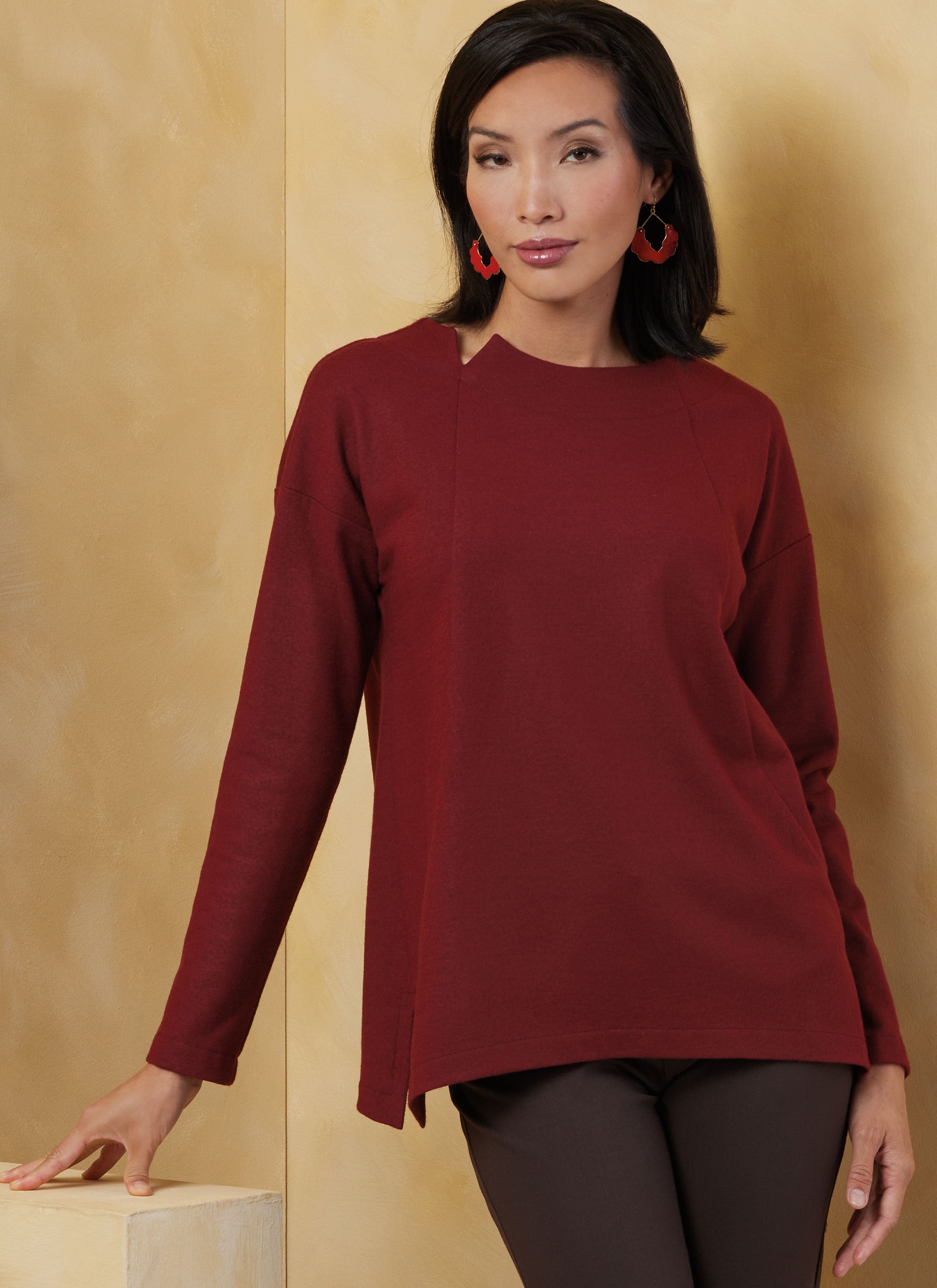 Vogue Knit Tops V2067