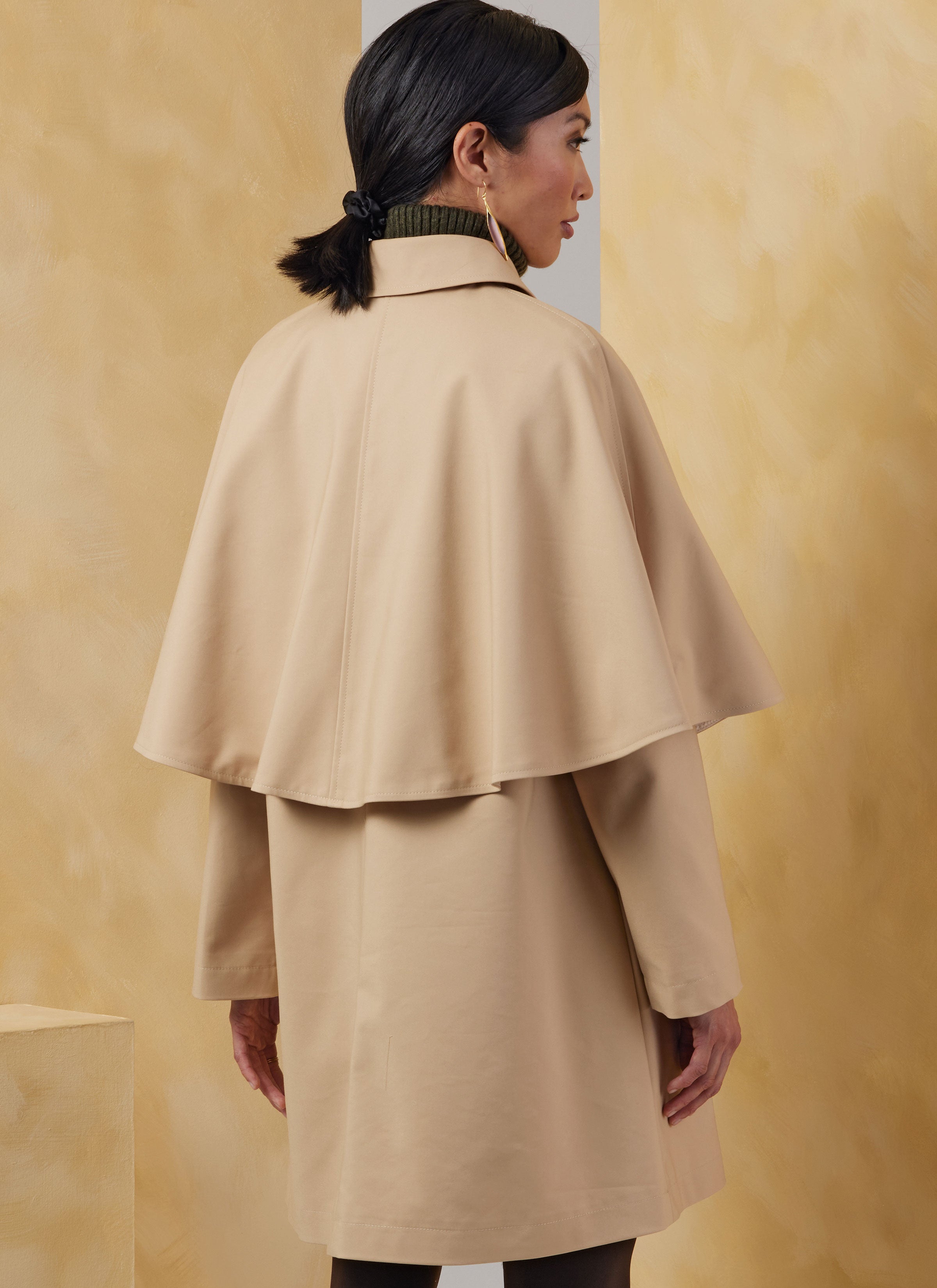 Vogue Cape Coats V2074