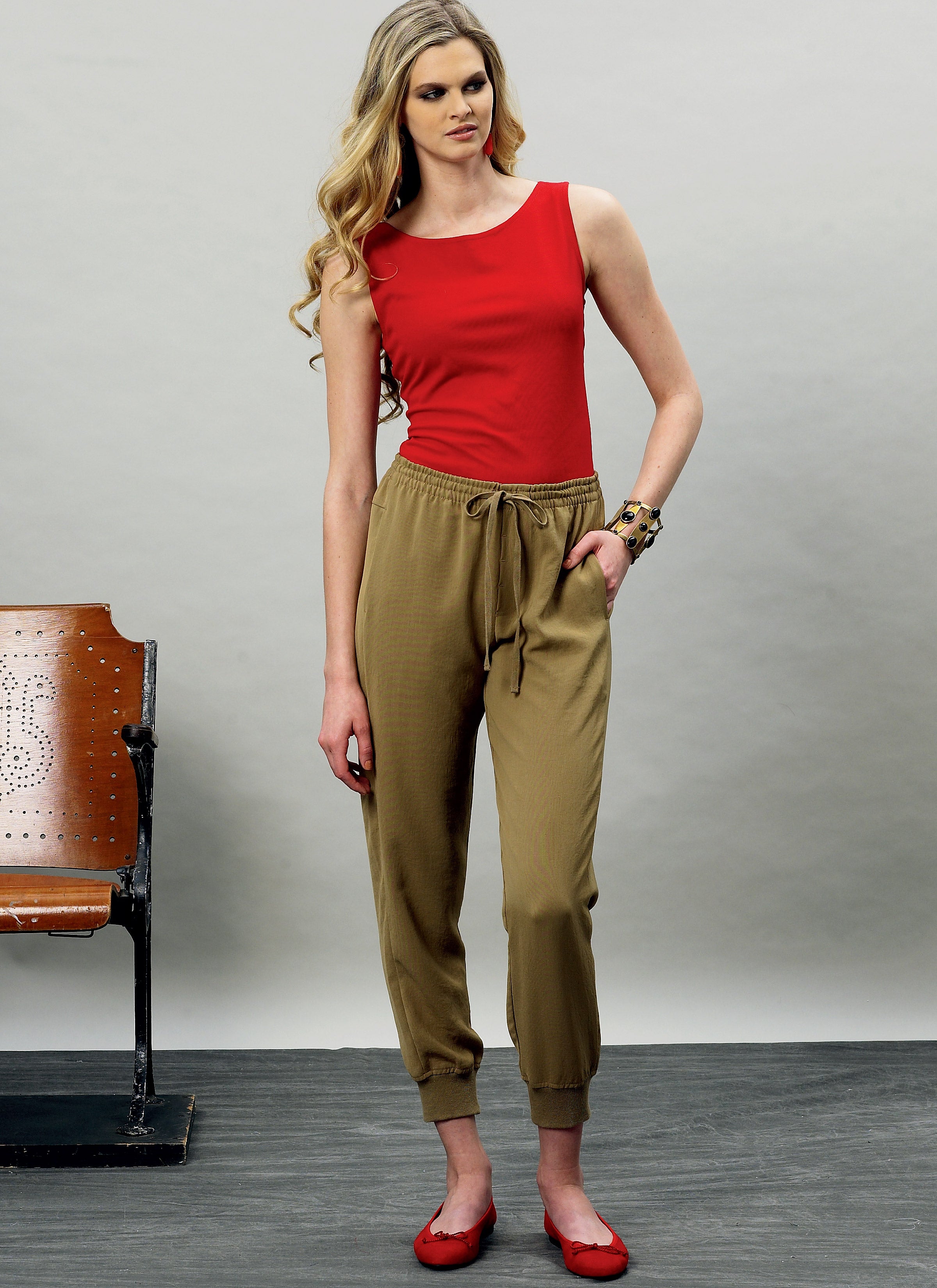 Vogue Trousers V8909