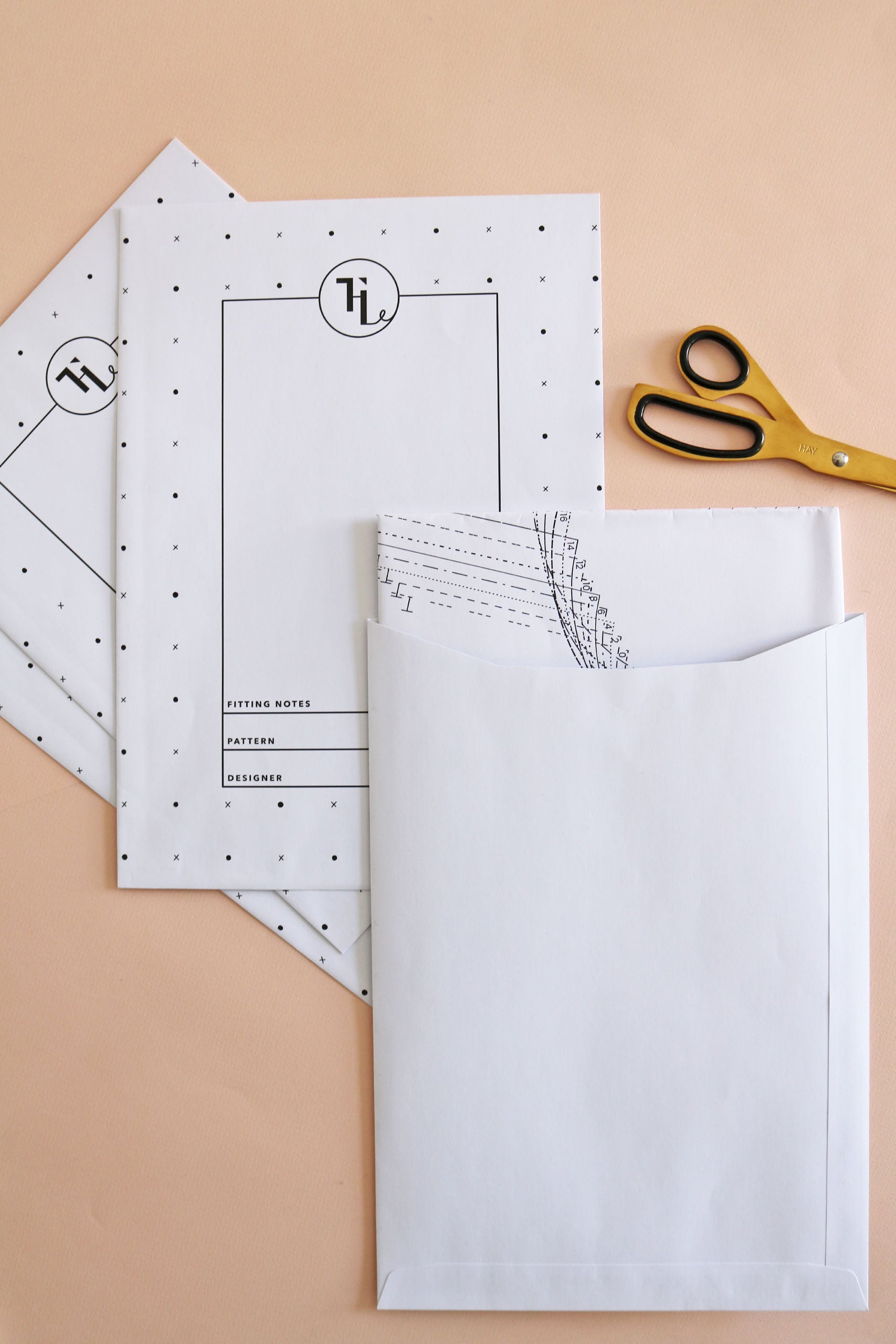 Sewing pattern storage envelopes