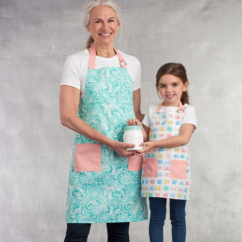 Simplicity Adult/Child Aprons S9411