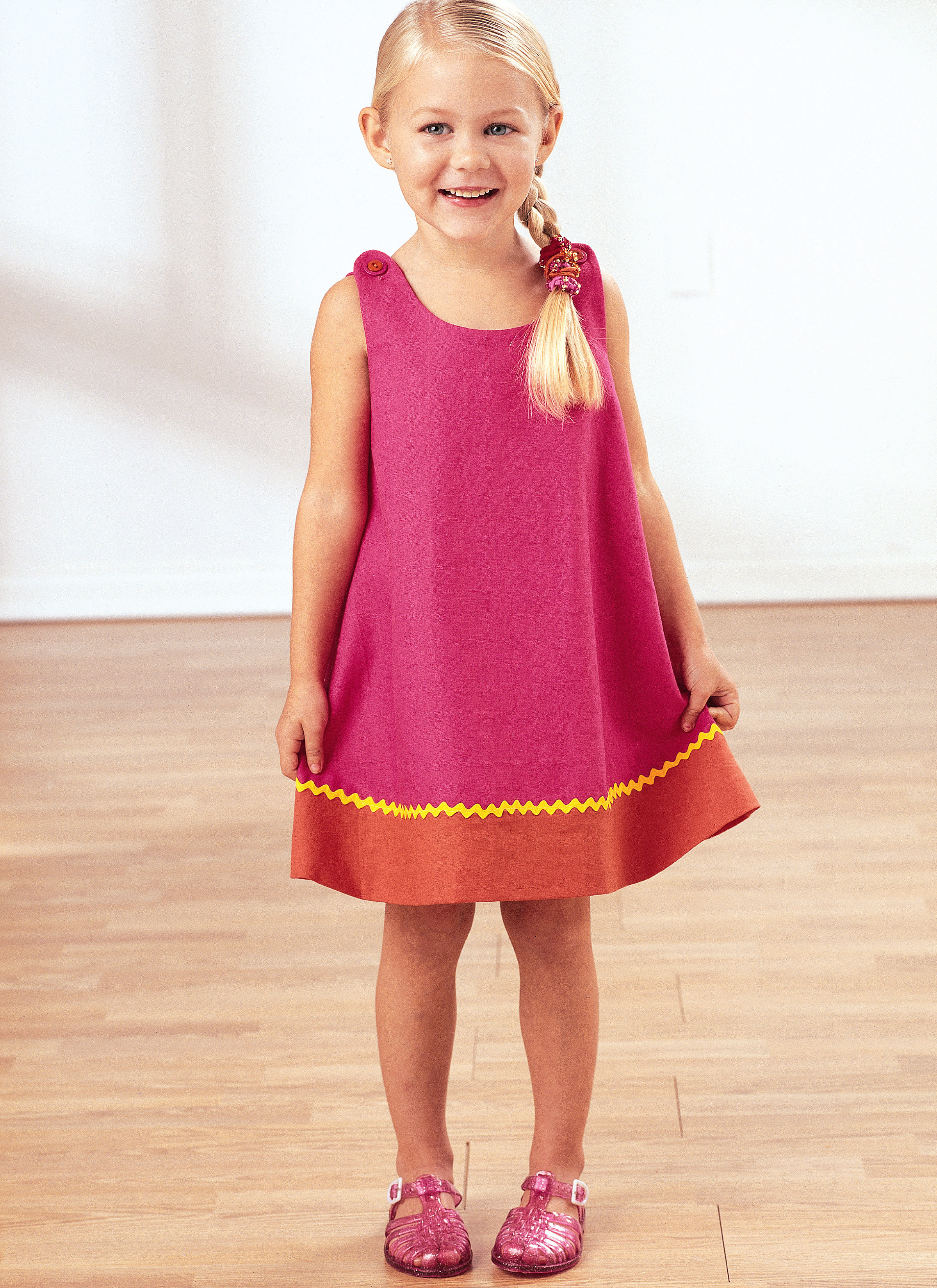Patrones de costura para confeccionar vestidos de niña Butterick 3772/1 6 modelos distintos, tallas 1 a 3 ó 79 a 94 cm 