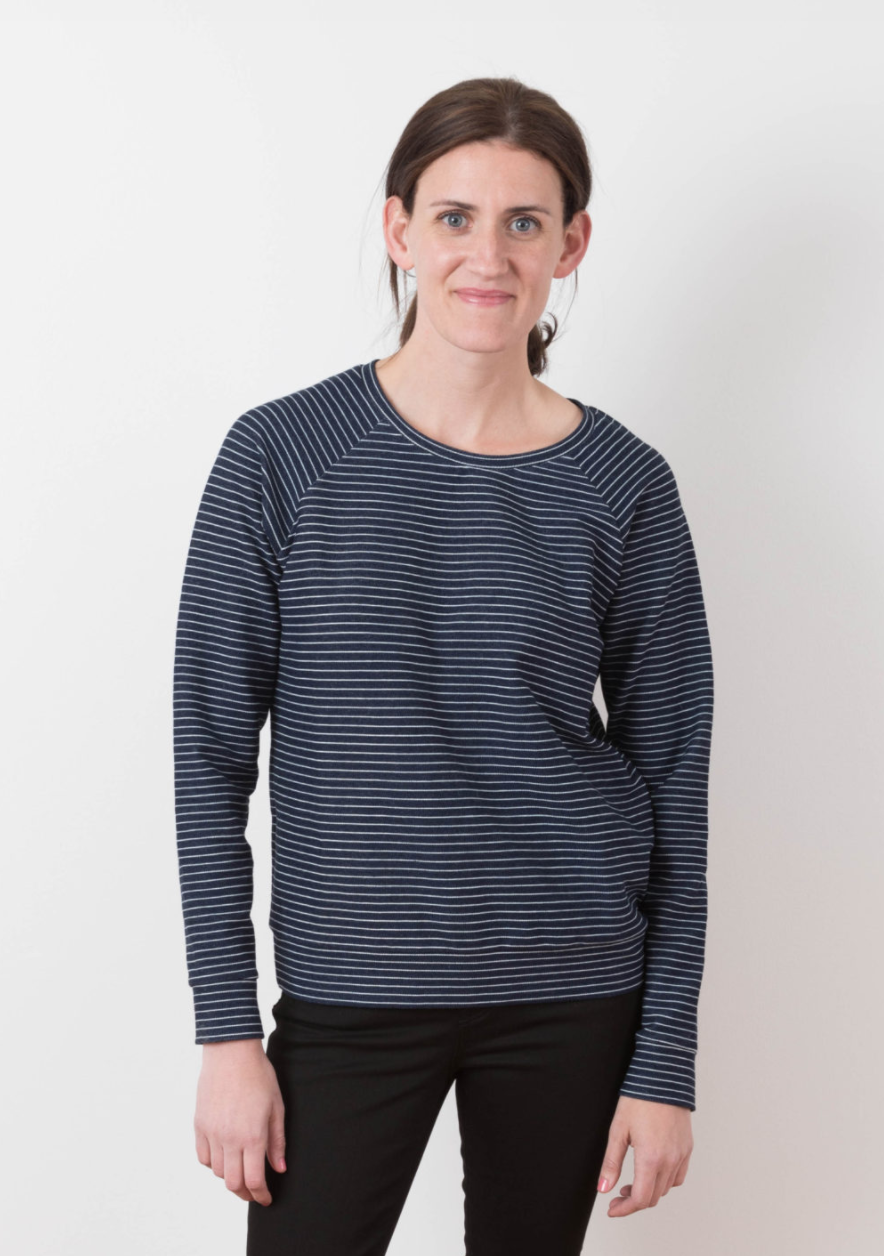 Women wearing the Linden Sweatshirt sewing pattern by Grainline Studio. A relaxed fitting sweatshirt pattern made in jersey or knit fabric featuring a slightly scooped neckline and long raglan sleeves.