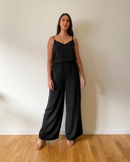 Women wearing the Hena Trousers sewing pattern from Tammy Handmade on The Fold Line. A slip-on trouser pattern made in cotton, viscose/rayon, satin or crepe fabrics, featuring a wide-leg silhouette, elasticated waist and in-seam pockets.