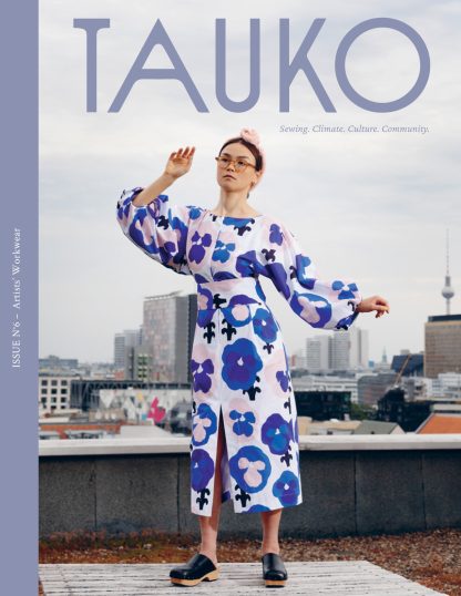 A sewing pattern magazine from Tauko on The Fold Line. A magazine with 10 sewing patterns to make garments such as coats, dresses, blouses, skirts, shirts, overalls, trousers, vest and belt, fitting all sizes and body shapes.