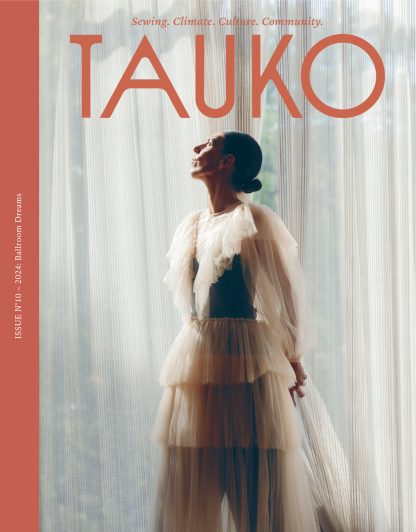 A sewing pattern magazine from Tauko on The Fold Line. A magazine with 9 sewing patterns to make garments such as jacket, vest, dress, blouse, skirt, trousers and 3 types of collars, fitting all sizes and body shapes.